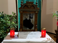 reliquaire mitaine Padre Pio redimentionné.png